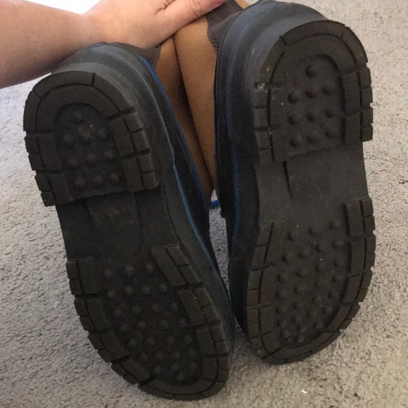 Boots 🥾 - Picture 5 of 7